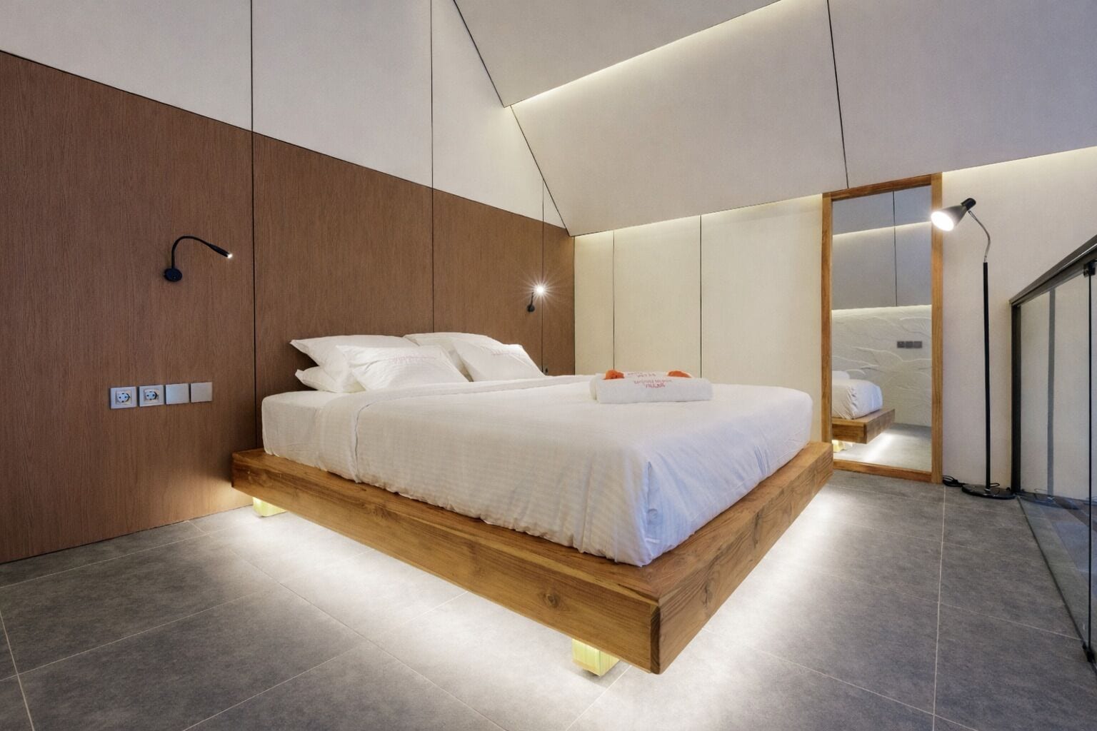 Mørklægningsgardiner, lydisolering, strygejern/strygebræt, gratis Wi-Fi