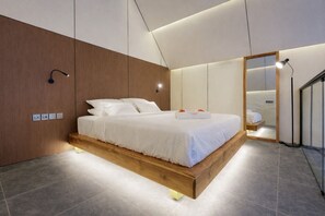 Blackout drapes, soundproofing, iron/ironing board, free WiFi