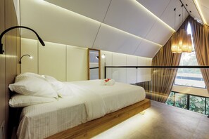 Blackout drapes, soundproofing, iron/ironing board, free WiFi