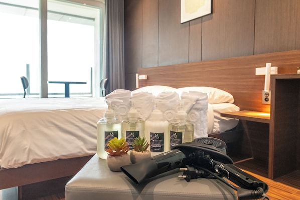 Studio | Blackout drapes, free WiFi, bed sheets - MORETHANSCBEACH (Sokcho)