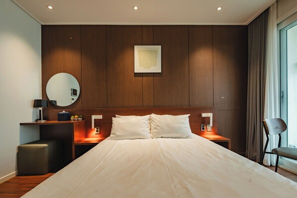 Basic Studio, Beach View | Blackout curtains, free WiFi, bed sheets