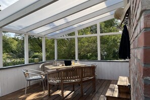 Outdoor dining - Holiday home in Hemmoor with swimming pool (Hemmoor)