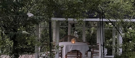 Outdoor dining