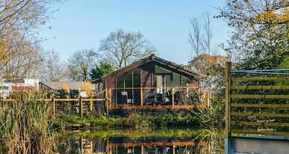 Waterside Lodge (Pet)