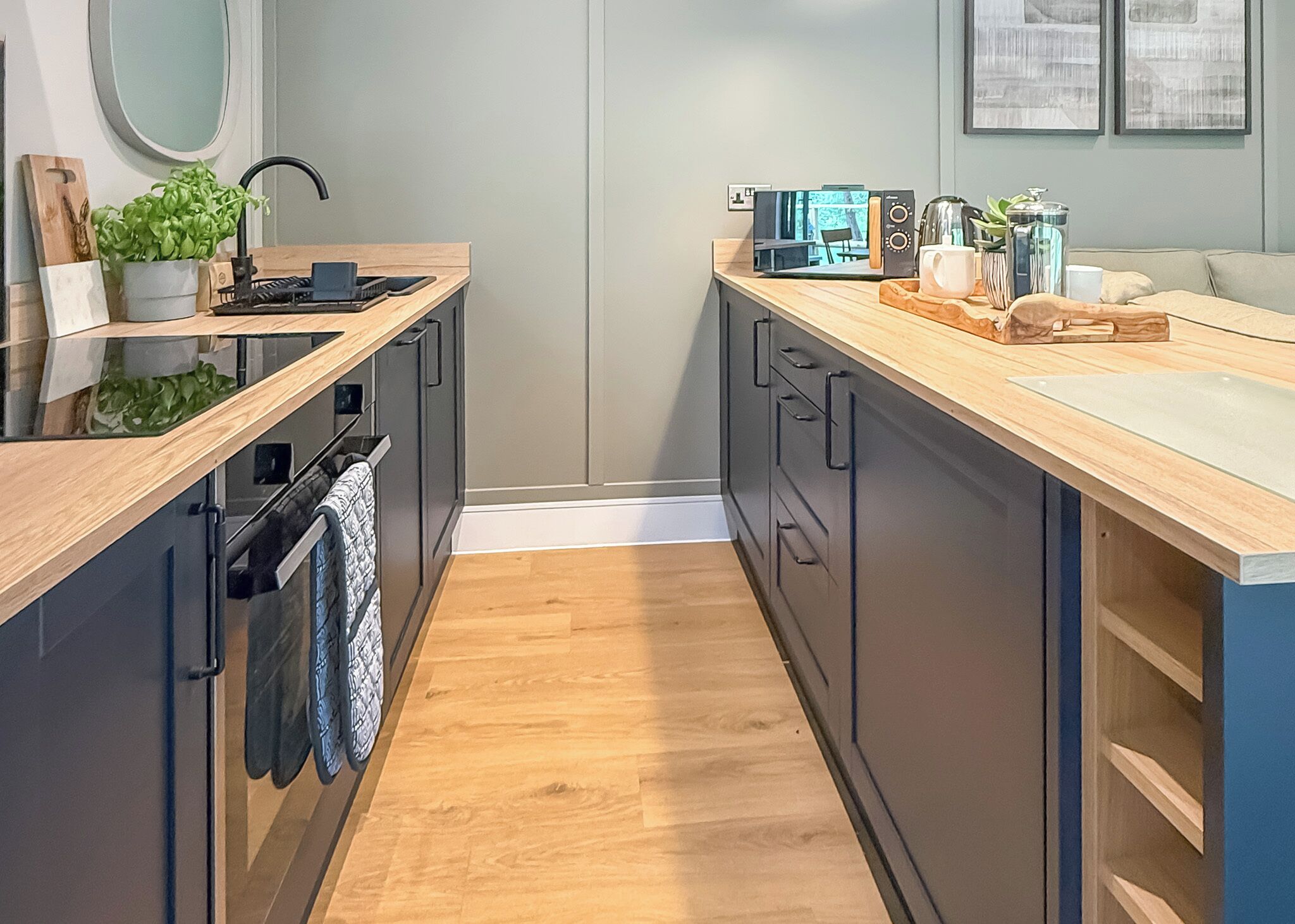Fridge, oven, stovetop, toaster