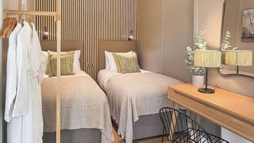2 bedrooms