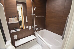 Bungalow | Baño | Zapatillas y toallas
