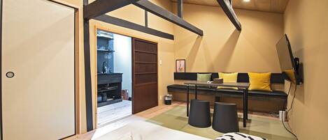 Blackout curtains, free WiFi