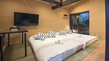 Bungalow | Blackout curtains, free WiFi