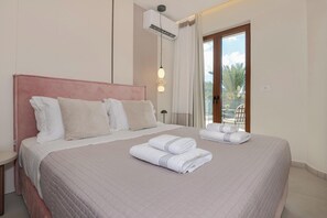 8 bedrooms, iron/ironing board, travel cot, free WiFi