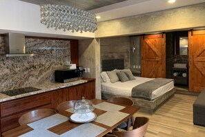 3 bedrooms, iron/ironing board, Internet, bed sheets
