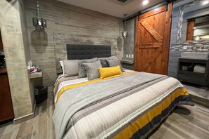 3 bedrooms, iron/ironing board, Internet, bed sheets