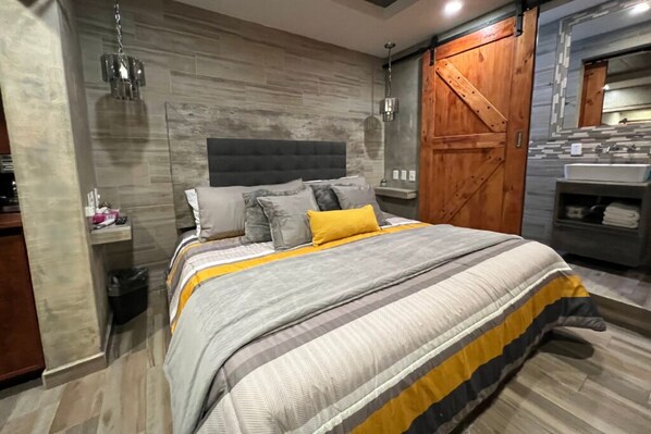 3 bedrooms, iron/ironing board, internet, bed sheets
