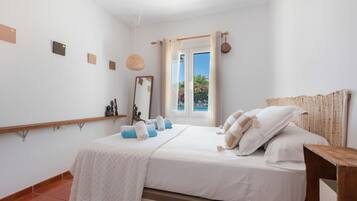 3 chambres, fer et planche Ă repasser, Wi-Fi, draps fournis