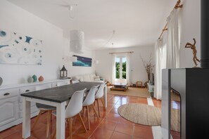 TV, fireplace, DVD player - Villa 'Agua Turquesa' with Private Pool, Wi-Fi and Air Conditioning (Sant Lluís)
