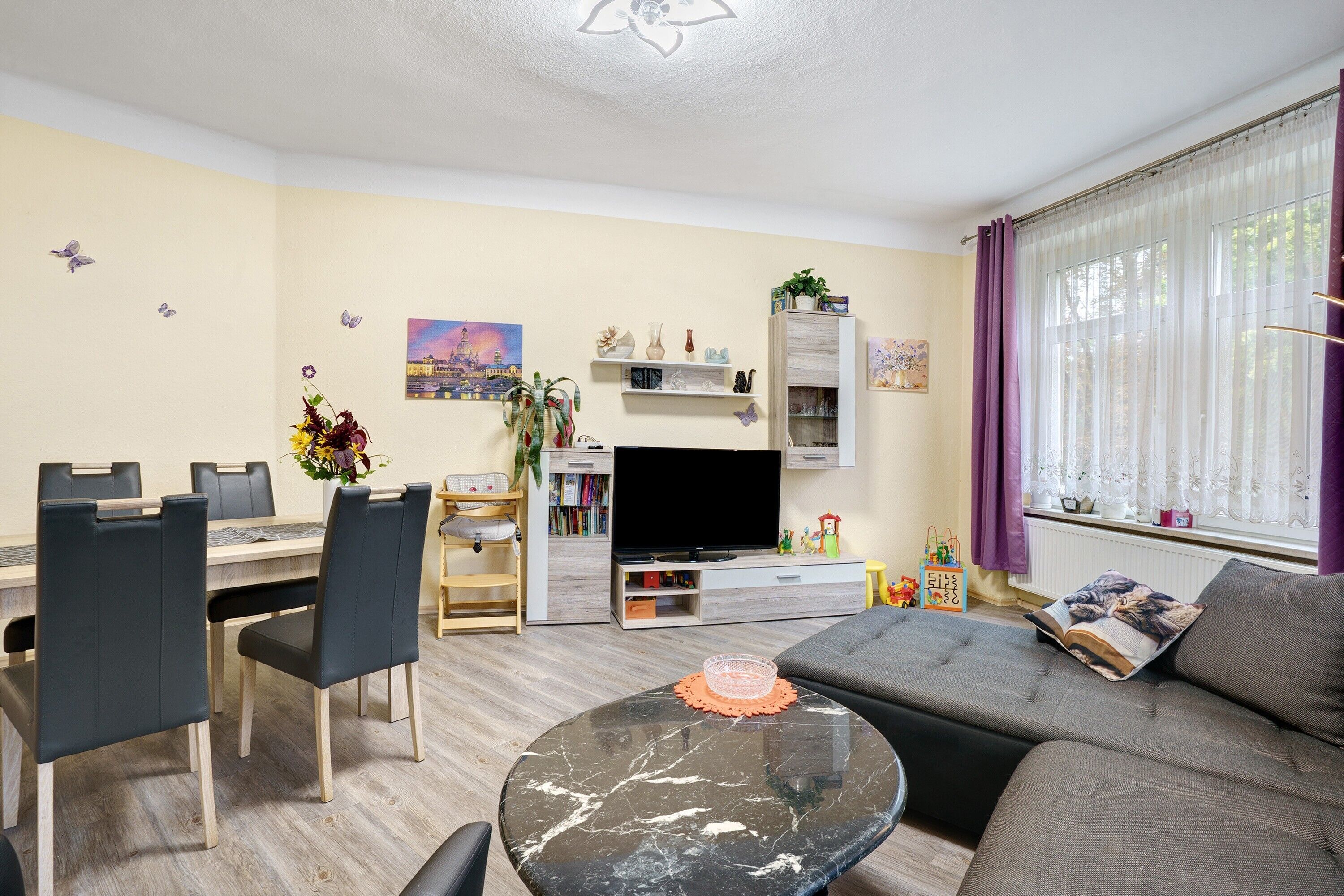Fernseher, DVD-Player, Stereoanlage