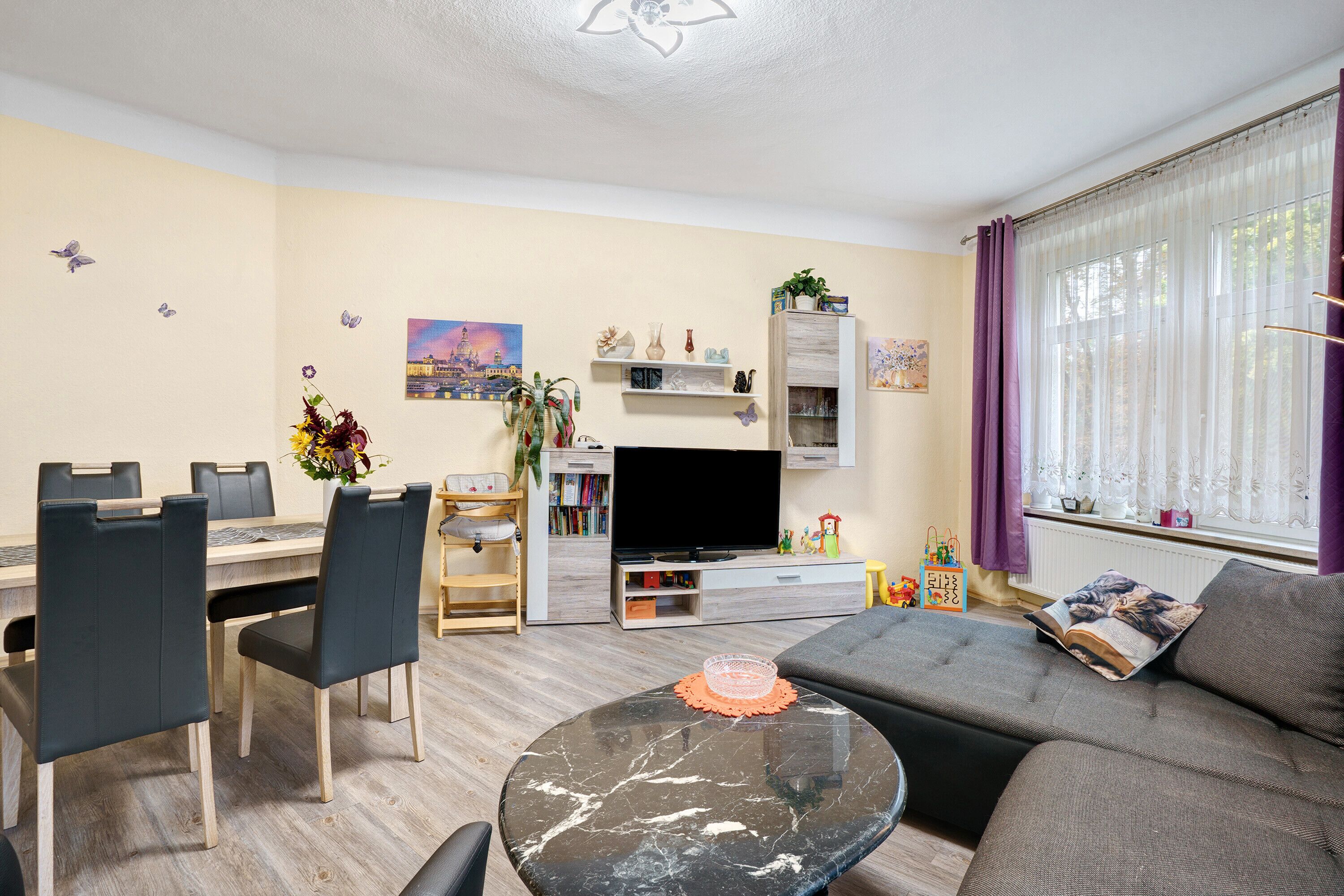 Fernseher, DVD-Player, Stereoanlage