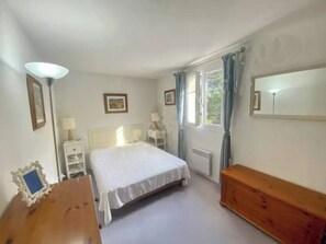 2 bedrooms