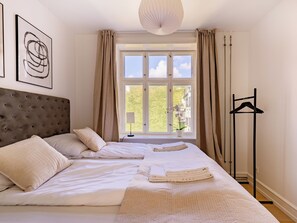 Apartamento, 3 quartos, sacada, vista para o jardim | 4 quartos