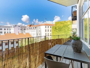 Apartment, 3 Bedrooms, Balcony, Garden View | Balcony