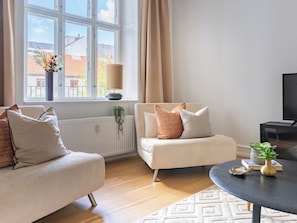 Apartment, 3Â Schlafzimmer, Balkon, Gartenblick | Wohnzimmer