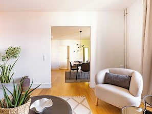 Apartment, 3 Bedrooms, Balcony, Garden View | Living room