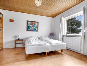 3 bedrooms, WiFi