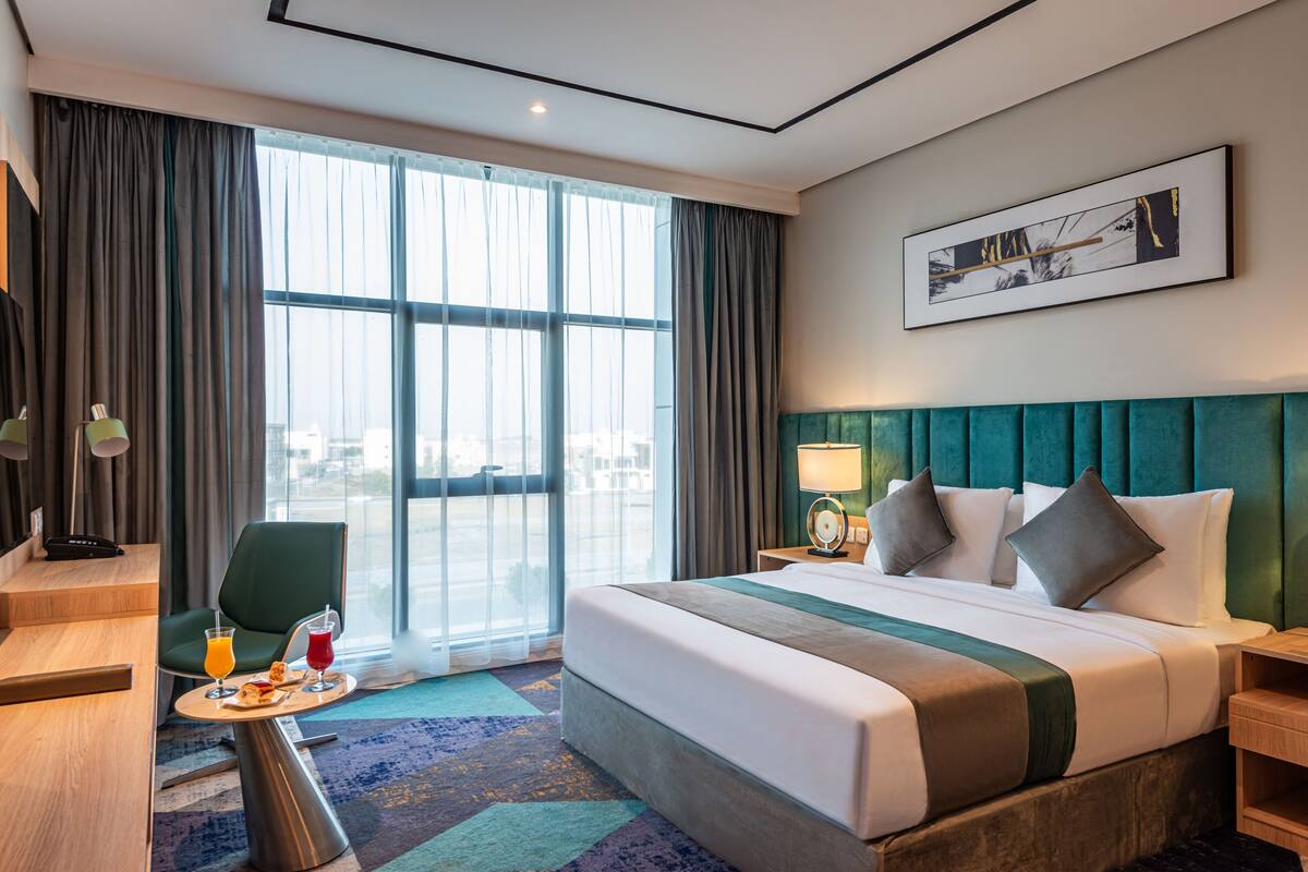 Suite Keluarga | Seprai antialergi, minibar, kedap suara, dan setrika/meja setrika