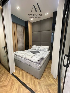 1 bedroom, iron/ironing board, Internet, bed sheets