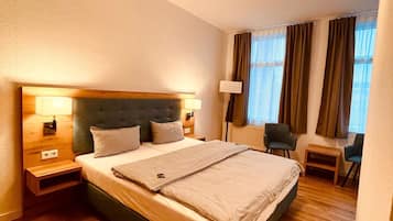 Double Room, City View | Desk, laptop workspace, free WiFi