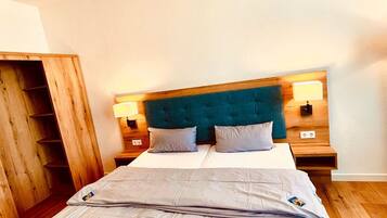 Double Room, City View | Desk, laptop workspace, free WiFi