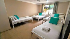 3 bedrooms, desk, iron/ironing board, free WiFi