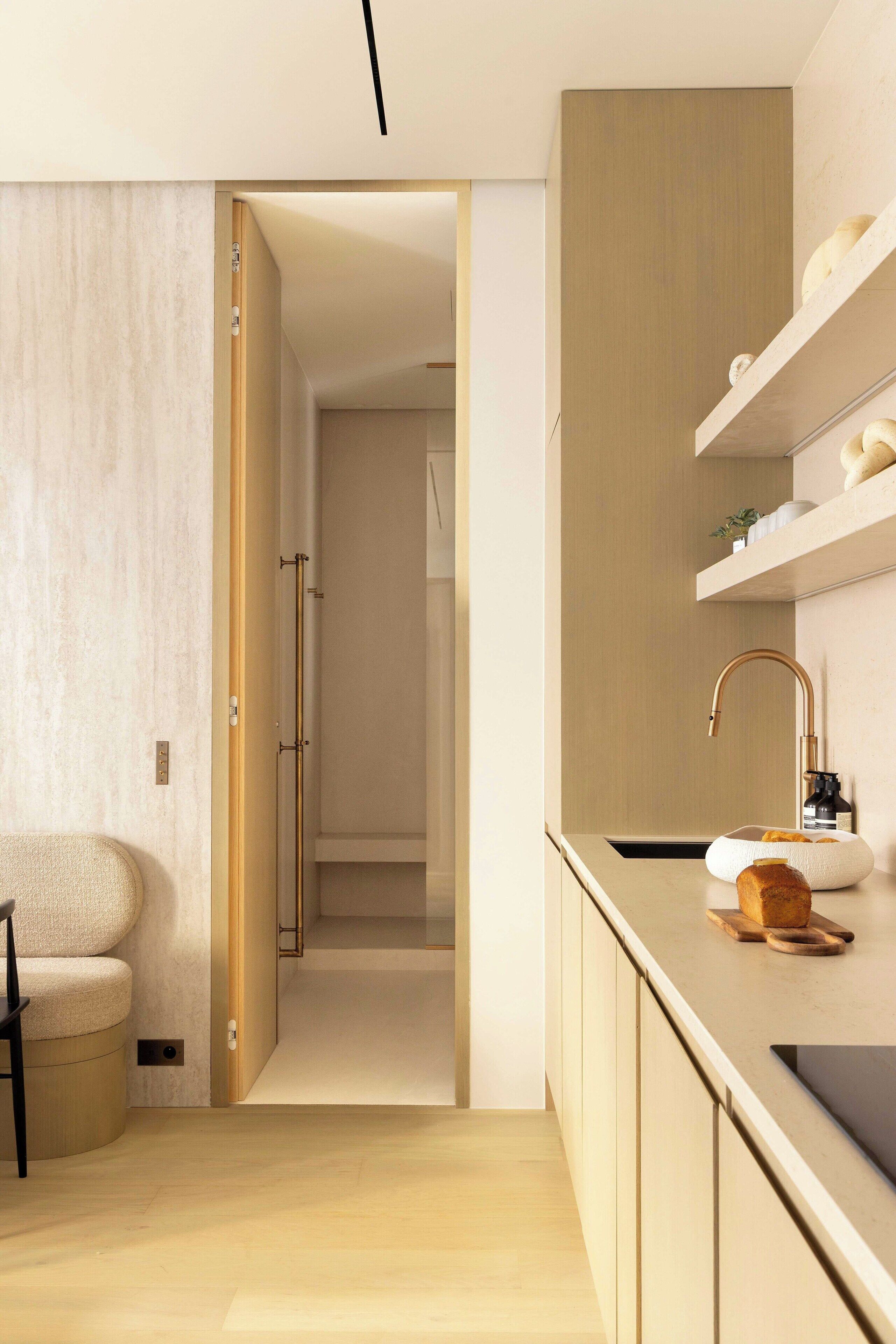 Apartment | Bathroom | Hair dryer, towels, shampoo