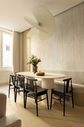 Apartment | Dining