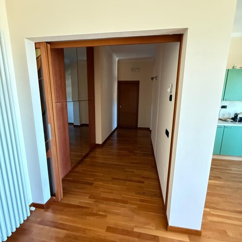 Elegant penthouse located in a very central area, just a few steps from the sea.