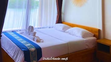 Deluxe Room, 1 King Bed, Lanai | Free WiFi