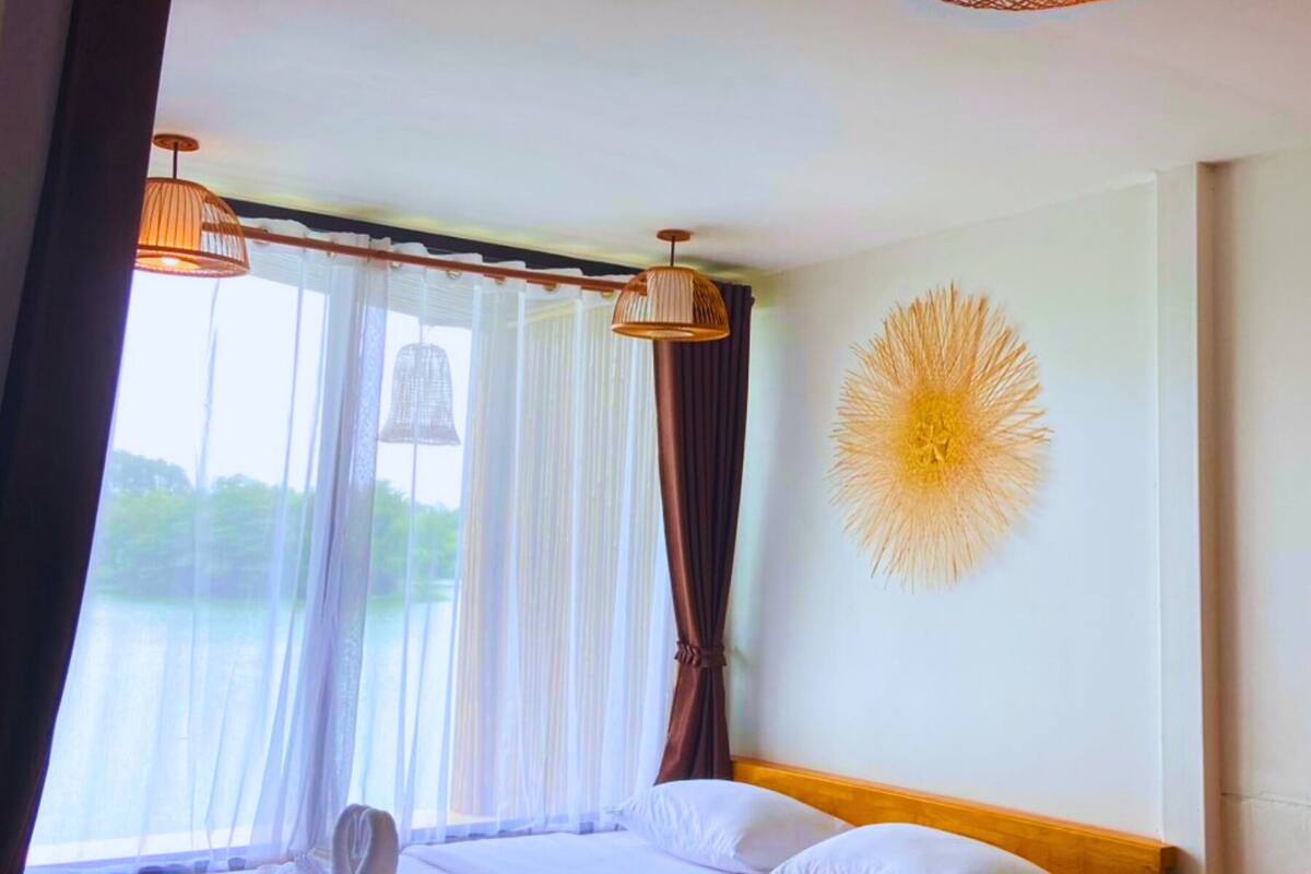 Room | Free WiFi