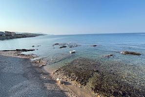 Una spiaggia nelle vicinanze