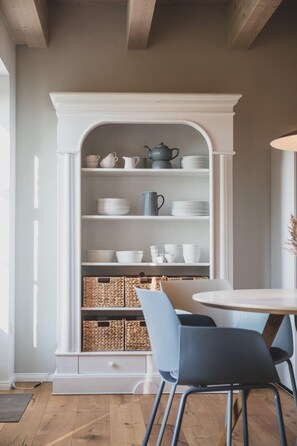 Unclassified image, 5 of 45, button