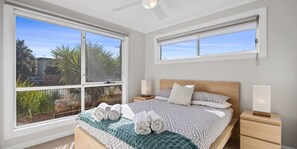 Iron/ironing board, Internet, bed sheets