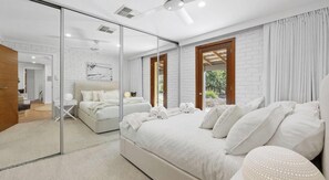 3 habitaciones, tabla de planchar con plancha, internet y ropa de cama 