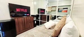 1 chambre, fer et planche à repasser, accès Internet, draps fournis