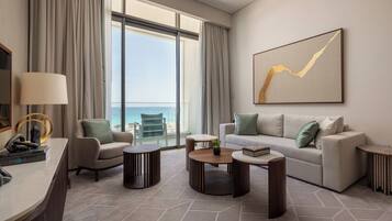 Executive Suite One Bedroom Sea View | Minibar, bureau, fer et planche à repasser, Wi-Fi gratuit