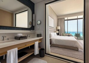 Premier Room Sea View | Minibar, desk, soundproofing, iron/ironing board - Palace Beach Resort (El Alamein)