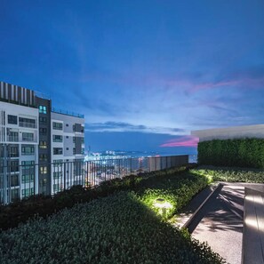 Property grounds - Fully Furnished Excellent Location -Next to Beach (Muang Pattaya)