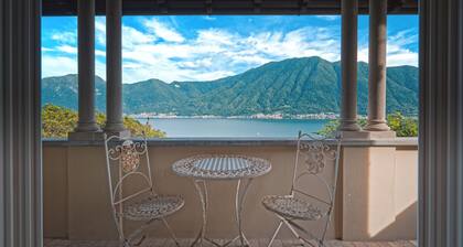 Historic and romantic villa with a unique view