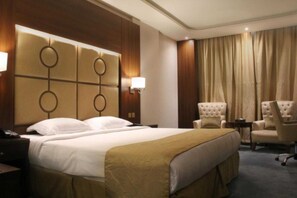 Junior Suite | Desk, free WiFi, bed sheets