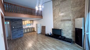 Standard Suite | Individually decorated, individually furnished, free WiFi, bed sheets