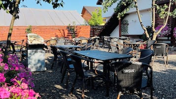 Ulkoruokailutilat