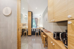 Apartment, Balcony, Hill View | Private kitchen